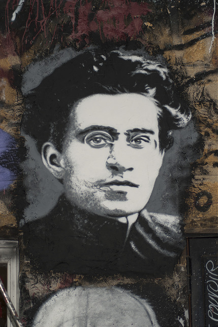 Antonio Gramsci, painted portrait in Saint-Romain-au-Mont-d'Or, Rhone-Alpes, France (© 2015 Abode of Chaos, via Flickr).